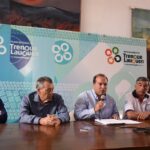 Trenque Lauquen: anuncian un superbono de $100.000 para los empleados municipales El municipio de Trenque Lauquen otorgará un bono de $ 100 mil y un aumento del 25% a los empleados municipales.