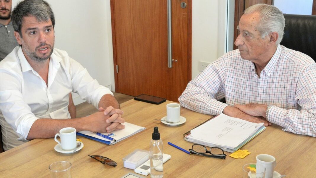 El intendente De Jesús organizó un cónclave con el presidente de ABSA y concejales de las fuerzas políticas de La Costa, para avanzar en obras de agua potable.