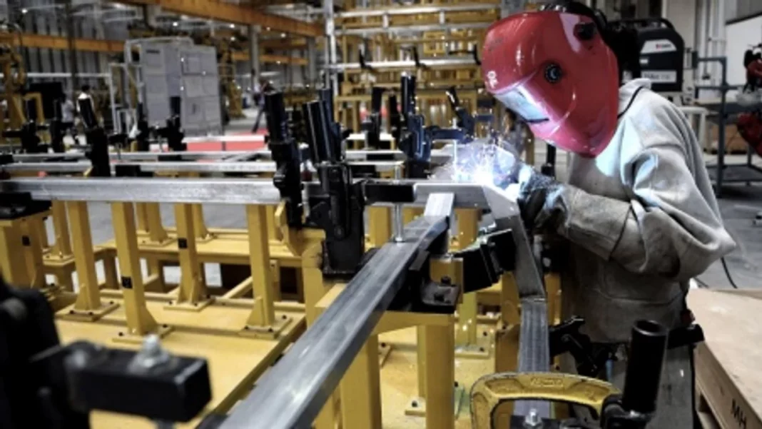 La CAME informó que el nivel de la actividad de las pequeñas y medianas industrias cerró el 2023 con una baja acumulada de 2,6%.