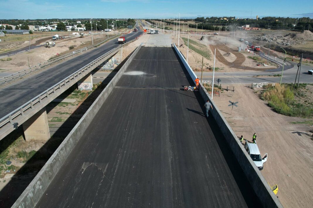 El diputado Lorenzo Natali manifestó que los trabajos en la obra Circunvalación Norte de Bahía Blanca continúan parados por “falta de pagos”.