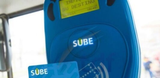 A partir de febrero, el boleto mínimo de colectivo pasaría a costar $270 y el de trenes, $130.