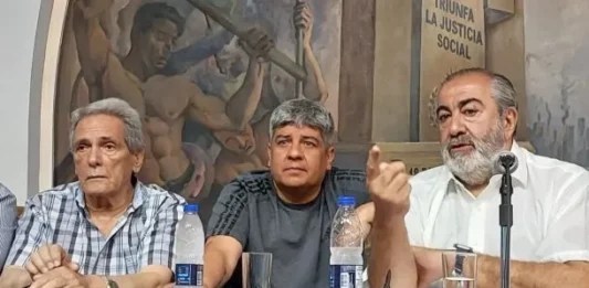 La CGT criticó las reuniones entre el Gobierno y los legisladores de la oposición en el Hotel Savoy para acelerar el tratamiento de la Ley Ómnibus.