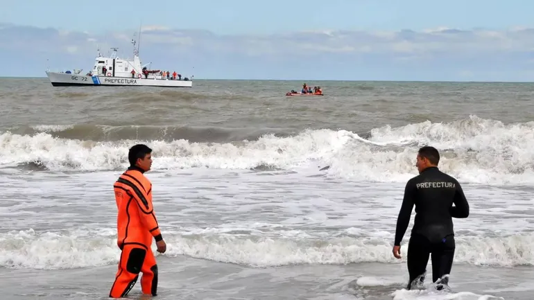 Aportan nuevos datos sobre los cayakistas desaparecidos en Pinamar.