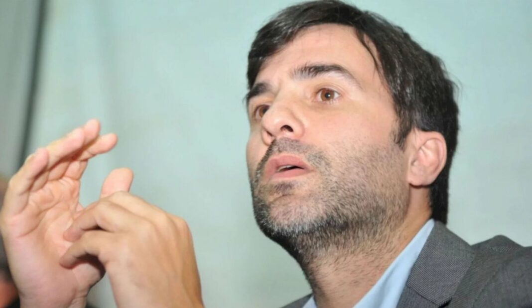 El intendente de Castelli, Francisco Echarren, tuvo un mano a mano con Diputados Bonaerenses y rechazó las medidas de Milei.