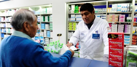 Por la liberación de precios, en dos meses, los medicamentos subieron hasta 300% y el consumo cayó 20%.
