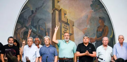 Las delegaciones de la CGT ratificaron el paro nacional del próximo 24 de enero contra el decreto de necesidad y urgencia (DNU) del presidente Javier Milei.