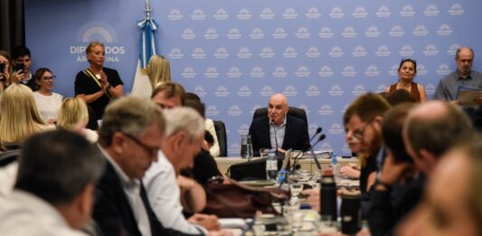 Los ministros del Gabinete de Milei continuarán con sus exposiciones en las comisiones de la Cámara de Diputados sobre la “Ley Ómnibus”.