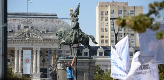 Este viernes se reunirá la Asamblea Legislativa bonaerense y pedirá un cuarto intermedio para que Kicillof hable el lunes. Pero… qué es, quién la preside y cómo funciona. Enterate en esta nota.