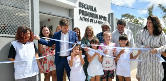 El gobernador bonaerense, Axel Kicillof, inauguró este martes la Escuela Primaria N° 83 en el municipio de Moreno y ya lleva más de 200 en su gestión.