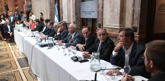 El jueves comienza el debate en comisiones del DNU de Milei. Radicales piden explicaciones de funcionarios nacionales.