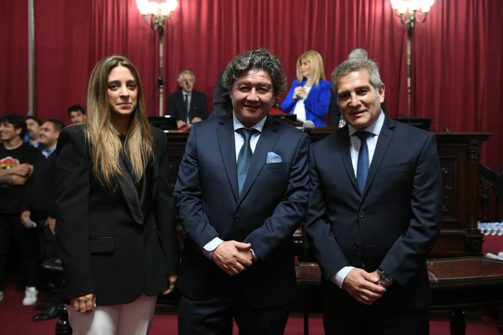 Senadores libertarios dialoguistas presentaron un proyecto para derogar la ley de las PASO en la provincia de Buenos Aires.