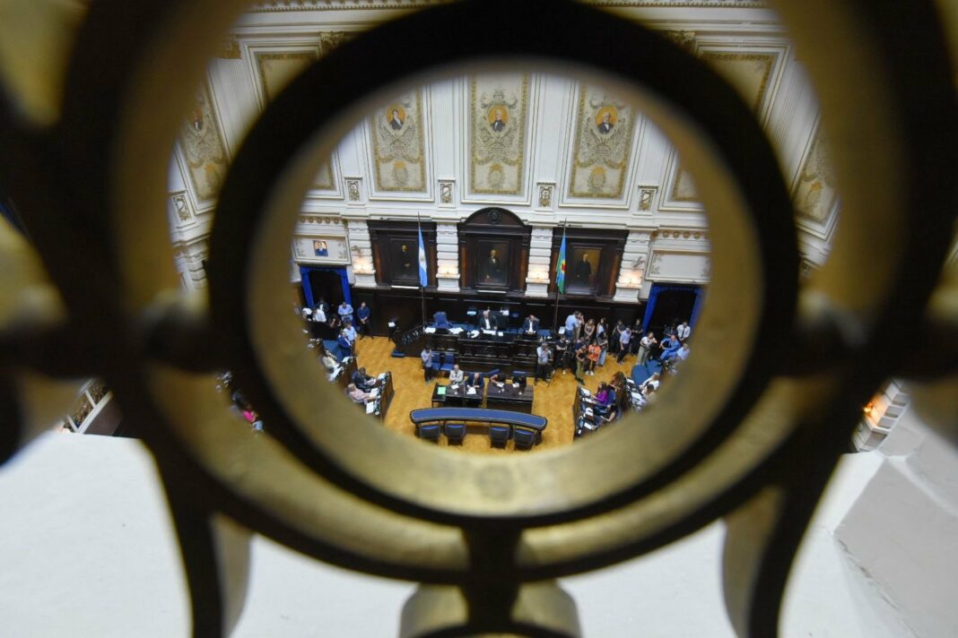 Desde la Legislatura bonaerense, Sergio Massa les envió un ultimátum a sus socios de UxP.