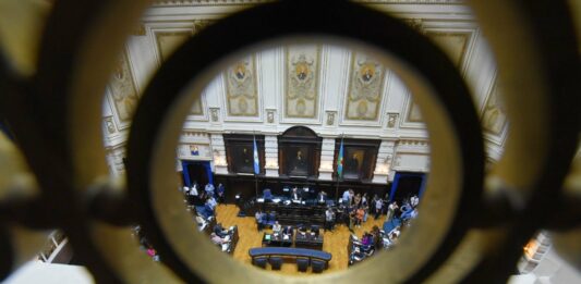 Desde la Legislatura bonaerense, Sergio Massa les envió un ultimátum a sus socios de UxP.