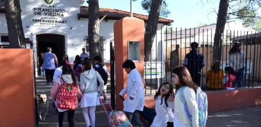 Miles de estudiantes comenzarán este lunes el ciclo lectivo 2024. Sin embargo, en muchas provincias se verá interrumpido por el paro nacional docente. Enteráte en dónde.
