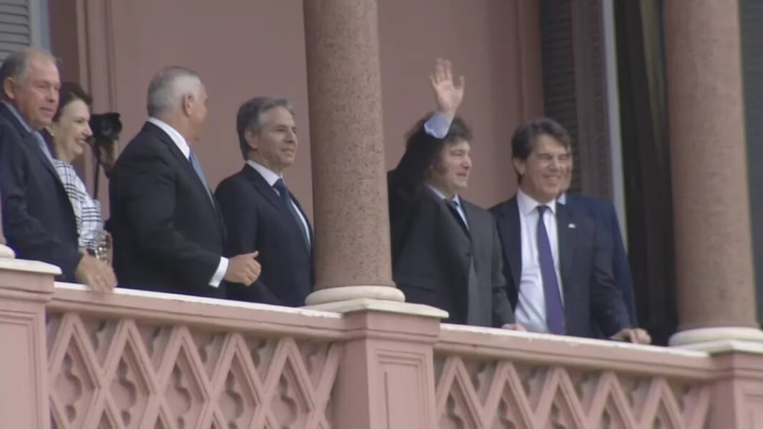 Milei mantuvo un encuentro con el secretario de Estado de Estados Unidos, Anthony Blinken, para afianzar las relaciones y la renegociación con FMI.