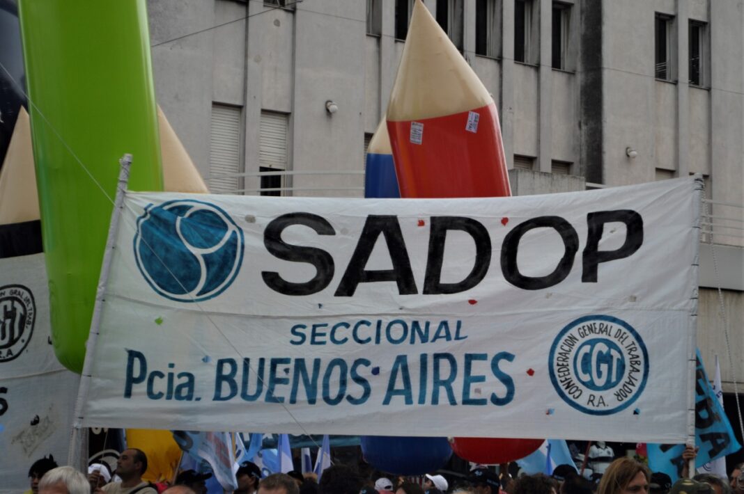 Tras la eliminación de las paritarias a nivel nacional, los docentes bonaerenses privados anticiparon que se plegarán a una medida de fuerza.