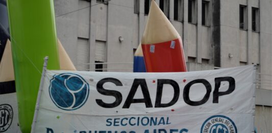 Tras la eliminación de las paritarias a nivel nacional, los docentes bonaerenses privados anticiparon que se plegarán a una medida de fuerza.