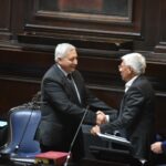 Diputados: hubo acuerdo para designar autoridades y por el reemplazo de Passaglia En su primera sesión extraordinaria del año, la Cámara de Diputados bonaerenses designó autoridades y determinó el reemplazo del legislador saliente Santiago Passaglia.