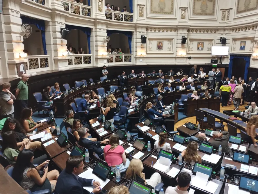 Las bancas de los diputados bonaerenses massistas, vacías para enviarle un mensaje a Kicillof.