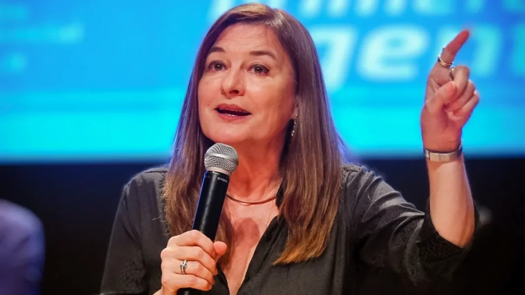 Una ministra provincial denunció al Gobierno nacional por recortar los fondos para mujeres en situación de violencia de género.