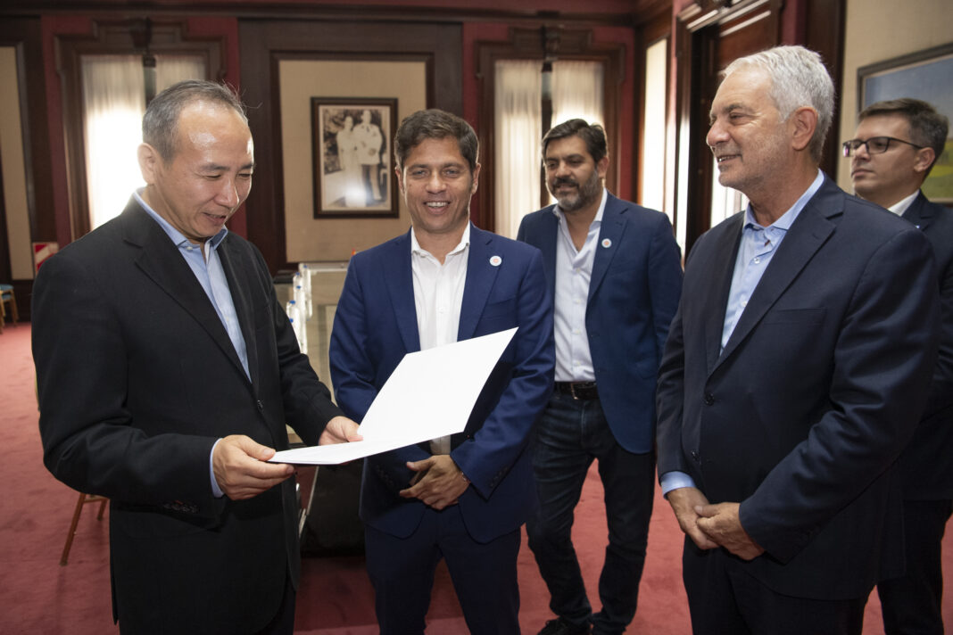 Kicillof se reunió con el embajador de la República Popular China en Argentina, Wang Wei, para fomentar la relación política y comercial.
