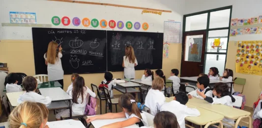 Una vez más, el Gobierno da marcha atrás con sus dichos y convocará a la paritaria nacional docente.