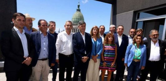 Intendentes del interior del país marcharán al Congreso de la Nación para exigir la restitución de los subsidios al transporte que el presidente, Javier Milei, recortó.