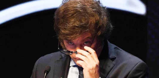 El dirigente del Polo Obrero, Belliboni, presentará una denuncia penal contra Javier Milei, por haberlo marcado como un objetivo a destruir.