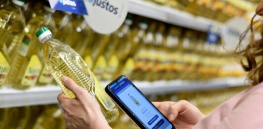 Impulsada por la suba en los sectores de Transporte y de Bienes y Servicios, la inflación de enero alcanzó el 20,4% y la interanual superó el 250%.