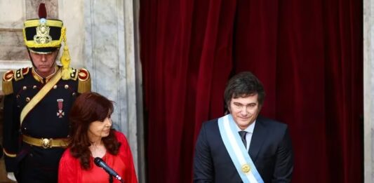 Cristina Kirchner reapareció con una carta de 33 páginas que contiene fuertes críticas al Gobierno de Milei.