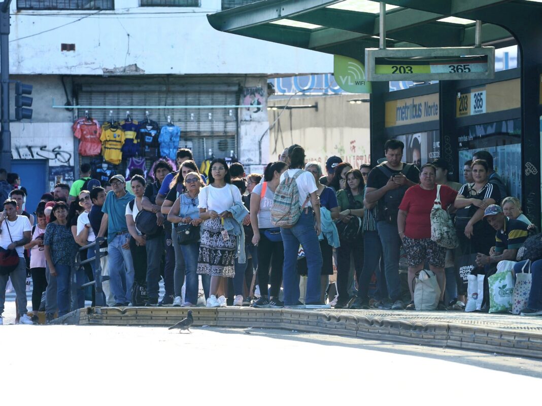 En alerta por la quita de subsidios, desde las provincias alertan que el precio del boleto de colectivo superaría los $1.000.
