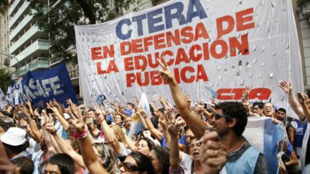 Desde el gremio que nuclea a los docentes nacionales enfatizaron que el Gobierno aún no giró el dinero para el Fondo Nacional de Incentivo Docente (FONID).