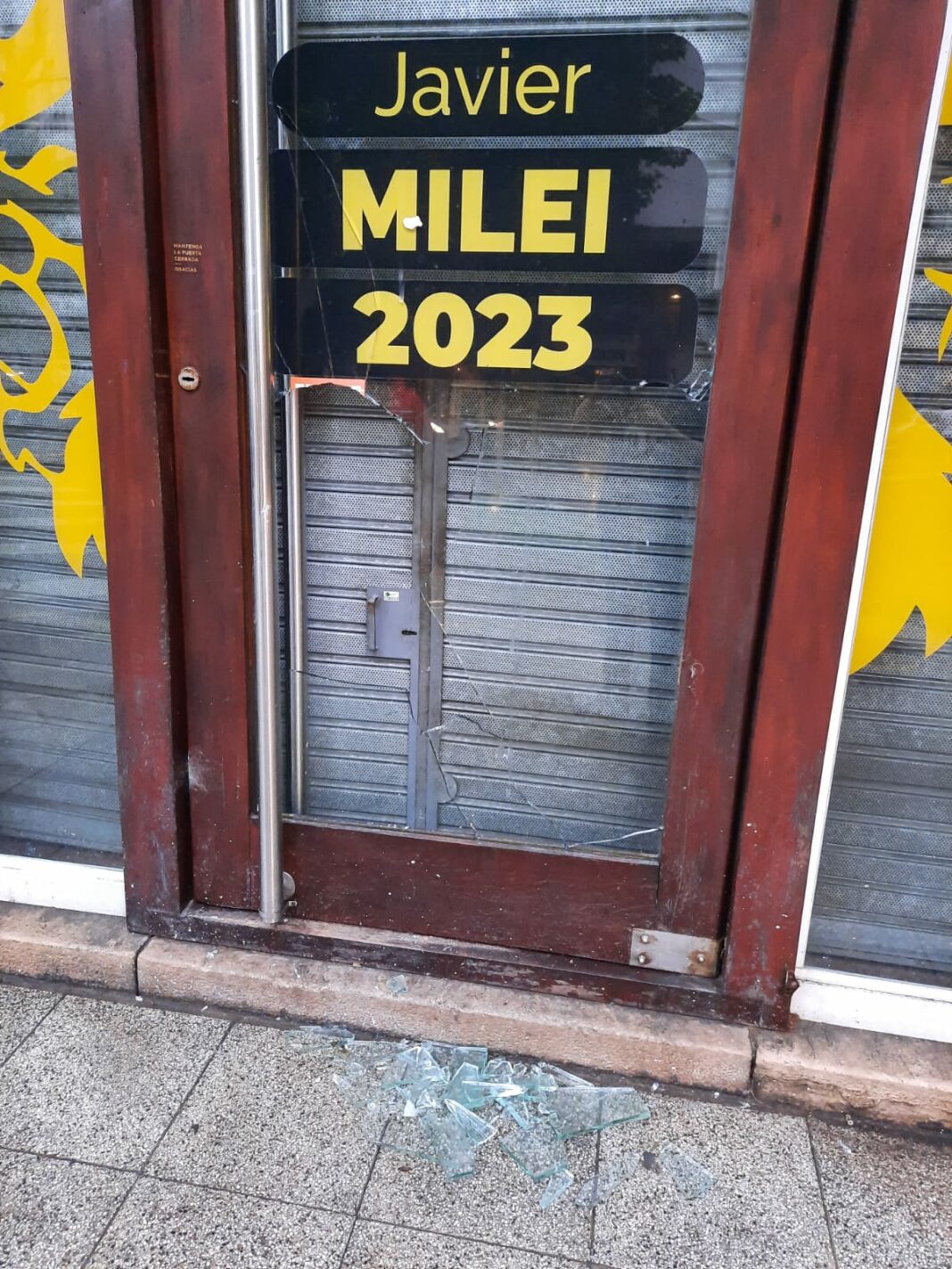 El diputado bonaerense de La Libertad Avanza, Alejandro Carrancio, denunció el ataque a un local de Javier Milei. “No nos van a detener”, dijo.