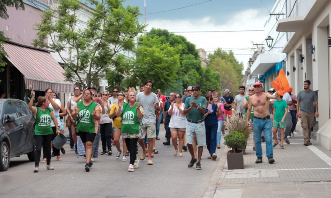 Alex Campbell, presentó un proyecto en el que le reclama a Kicillof que dicte la conciliación obligatoria en San Antonio de Areco, por el conflicto con los municipales. Foto: genrileza Días de Areco, Daniela Nuñez.