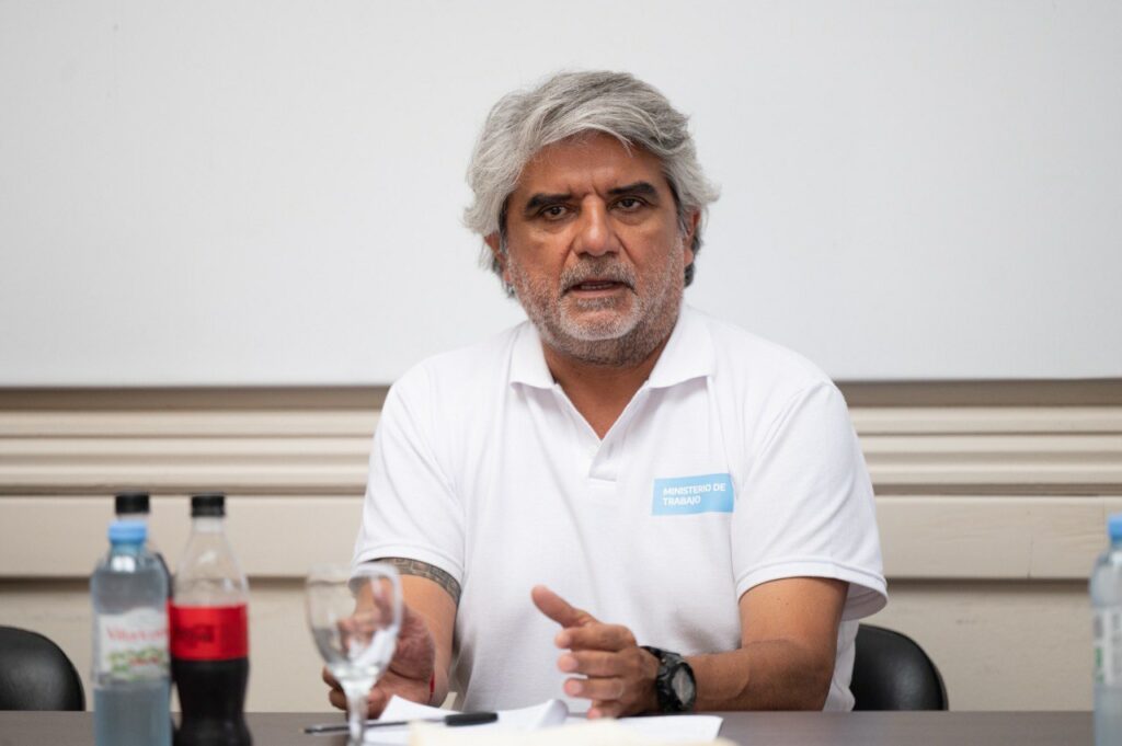 El ministro de Trabajo, Walter Correa, manifestó su preocupación por la ola de cierre y despidos. 