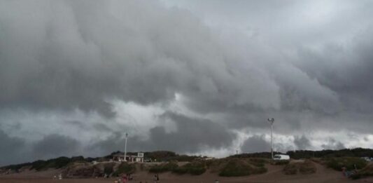 El Servicio Meteorológico Nacional emitió una alerta por tormentas. A qué zonas de la provincia de Buenos Aires afecta.