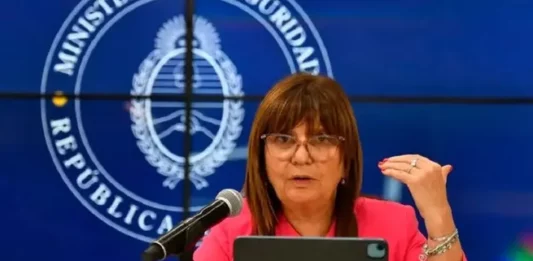 Luego de la represión del viernes, la ministra de Seguridad, Patricia Bullrich, aseguró que denunciará a los 18 manifestantes detenidos.