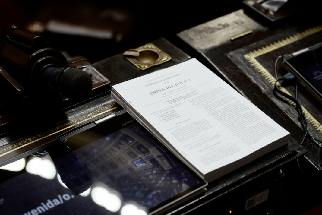 Confiado de lograr el apoyo de los gobernadores, el Gobierno nacional apuesta tratar la nueva ley ómnibus en más comisiones de manera exprés tras Semana Santa.