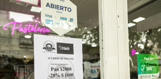 El intendente de Almirante Brown, Mariano Cascallares, alcanzó un acuerdo de precios con panaderos y un frigorífico y lanzó ofertas para paliar la inflación.