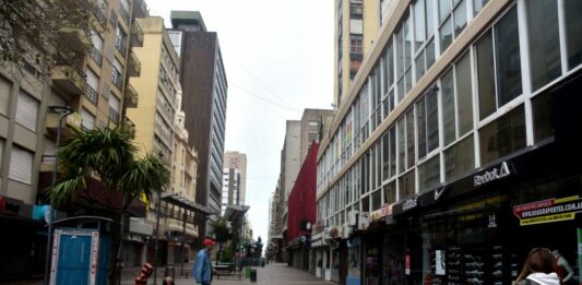 El Gobierno bonaerense, a cargo de Axel Kicillof, aportará fondos para refaccionar la peatonal de Mar del Plata.