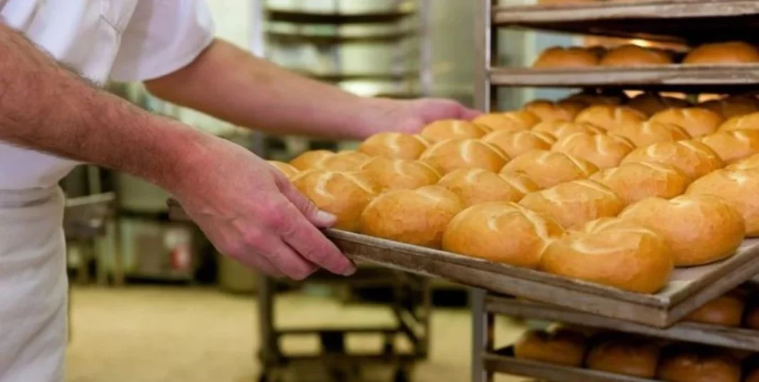 Panaderos bonaerenses señalaron que el incremento debería ser del 10%. Sin embargo por el bajo consumo, plantearon una suba del 5%. A cuánto quedaría el kilo de pan.