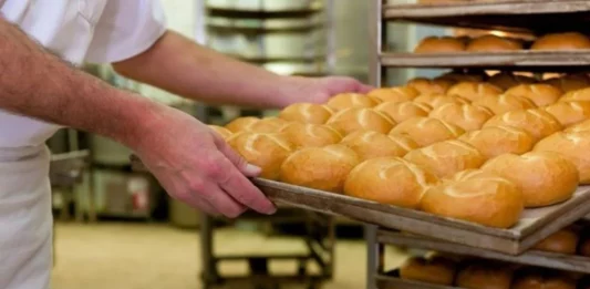 Panaderos bonaerenses señalaron que el incremento debería ser del 10%. Sin embargo por el bajo consumo, plantearon una suba del 5%. A cuánto quedaría el kilo de pan.