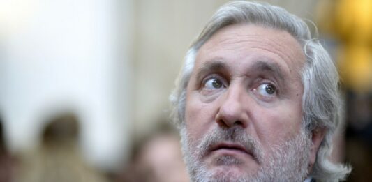 Una publicación en la web oficial de la Procuración General bonaerense, a cargo de Julio Conte Grand, generó polémica y malestar.