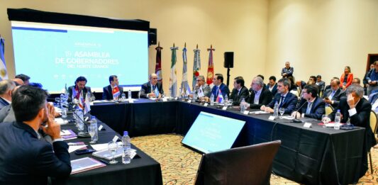 En medio de la negociación por la ley ómnibus, el ministro del Interior, Guillermo Francos, le prometió a los gobernadores del Norte hablitar fondos desde Nación.