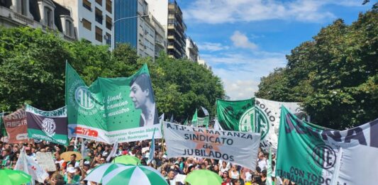El plenario de ATE decidió convocar un paro de 24 horas y una movilización al Congreso durante el día que se trate la Ley Bases.
