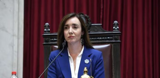 Villarruel intenta activar diez comisiones en el Senado para la próxima semana mientras espera definiciones del kirchnerismo.