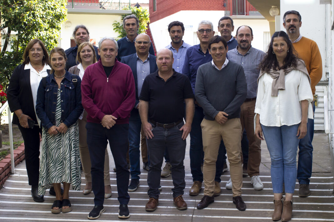 Sin importar su color político, intendentes de la Quinta sección se reunieron en Villa Gesell para tener su cumbre. Salud y obras públicas, los dos ejes centrales.