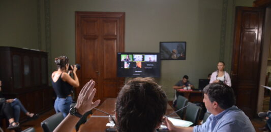 Verónica Magario firmó el decreto de conformación de las comisiones del Senado bonaerense. Quedaron casilleros vacíos y un cuerpo por definir. Los detalles.