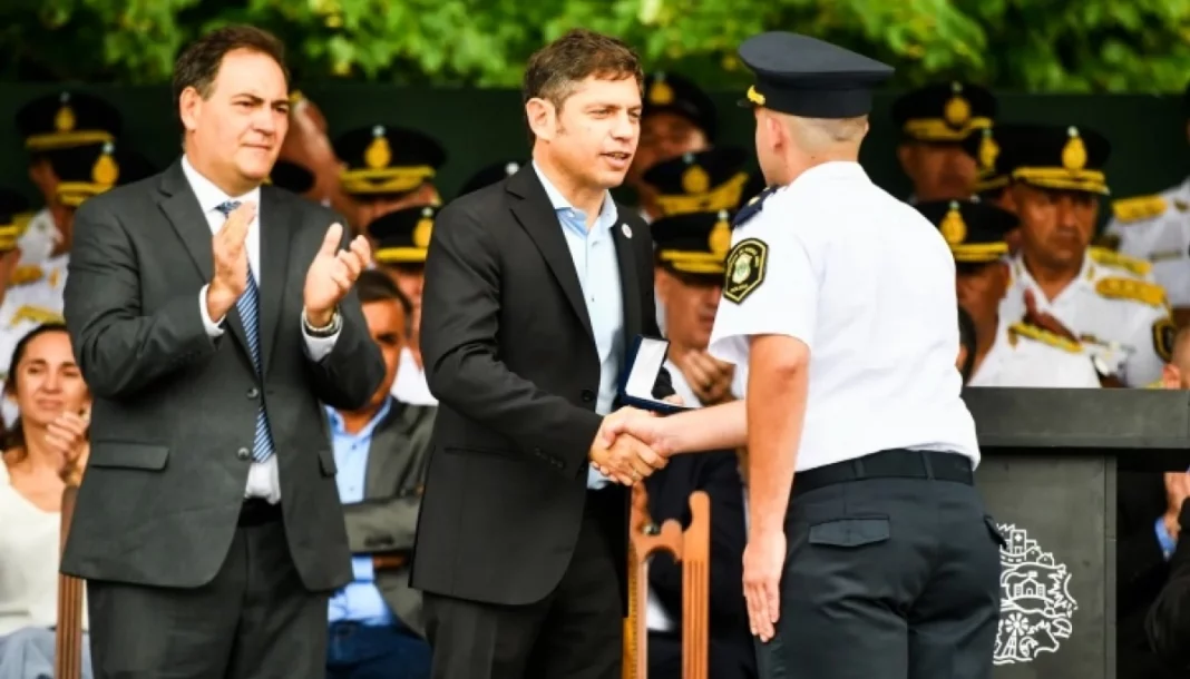 El gobernador de la provincia de Buenos Aires, Axel Kicilof arribó esta mañana a la ciudad donde brindara una Conferencia de Prensa Sede administrativa Av. Román Subiza y Av. Cnel. Bogado.