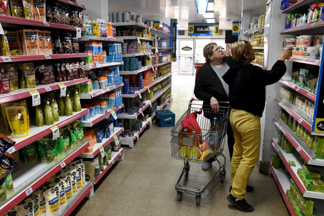 Consultoras privadas aseguraron que la inflación en alimentos del mes de abril fue del 3,3% siendo la más baja registrada en el último año.